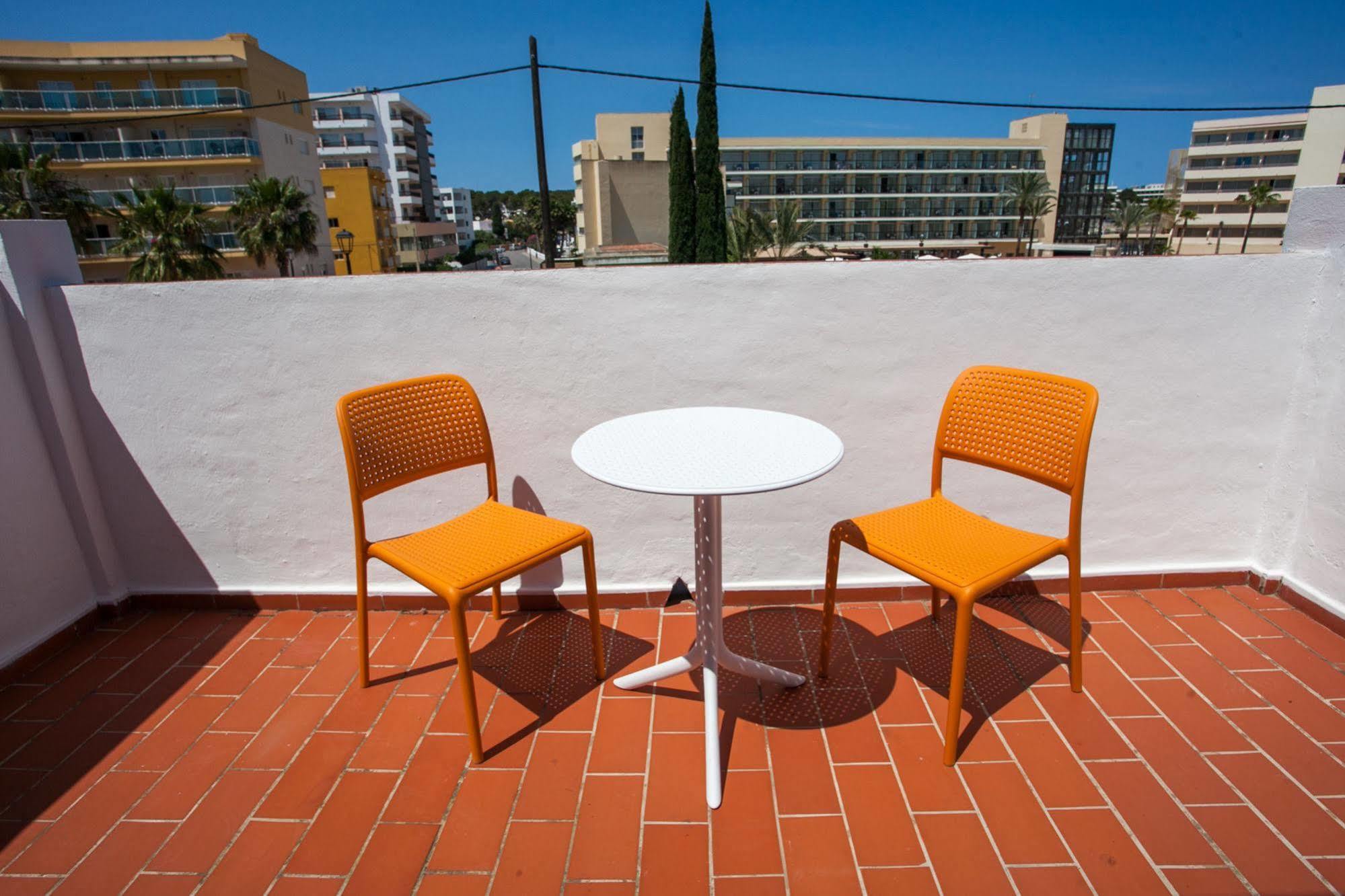 Es Cana Hostal Los Pinos מראה חיצוני תמונה